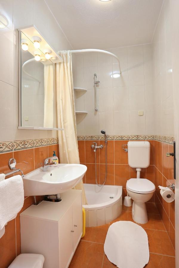 Apartments By The Sea Podgora, Makarska - 2594 Exterior photo