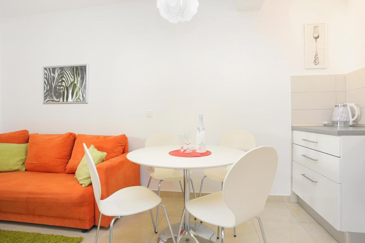 Apartments By The Sea Podgora, Makarska - 2594 Exterior photo