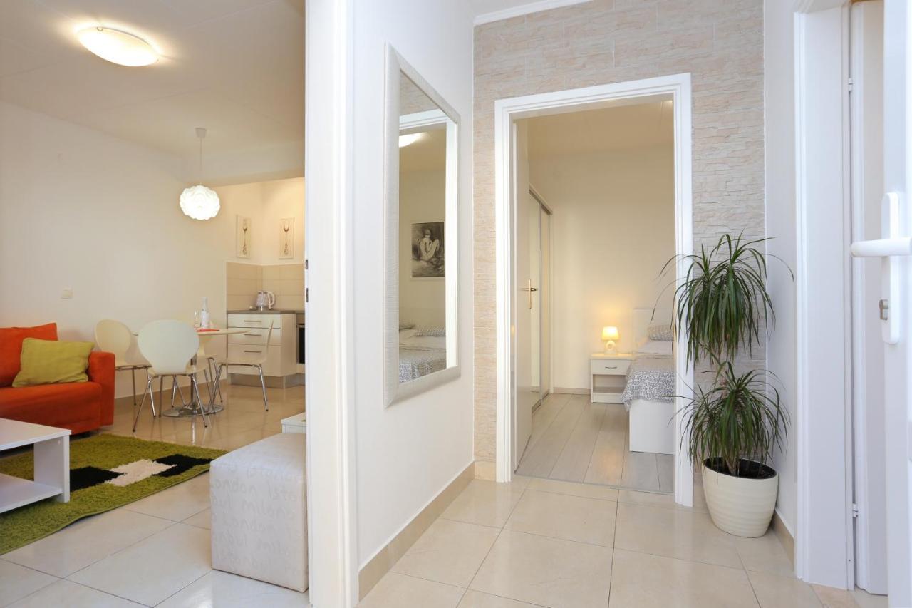 Apartments By The Sea Podgora, Makarska - 2594 Exterior photo